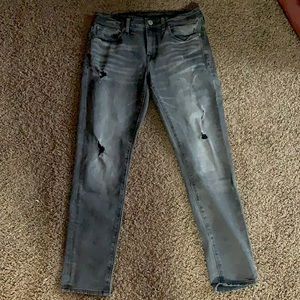 American eagle ripped jeans